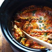Super Easy Skinny Veggie Crockpot Lasagna - a handful of simple ingredients for a healthy family dinner. | https://burn-belly.today